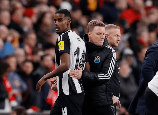 Alexander Isak with Newcastle United manager Eddie Howe