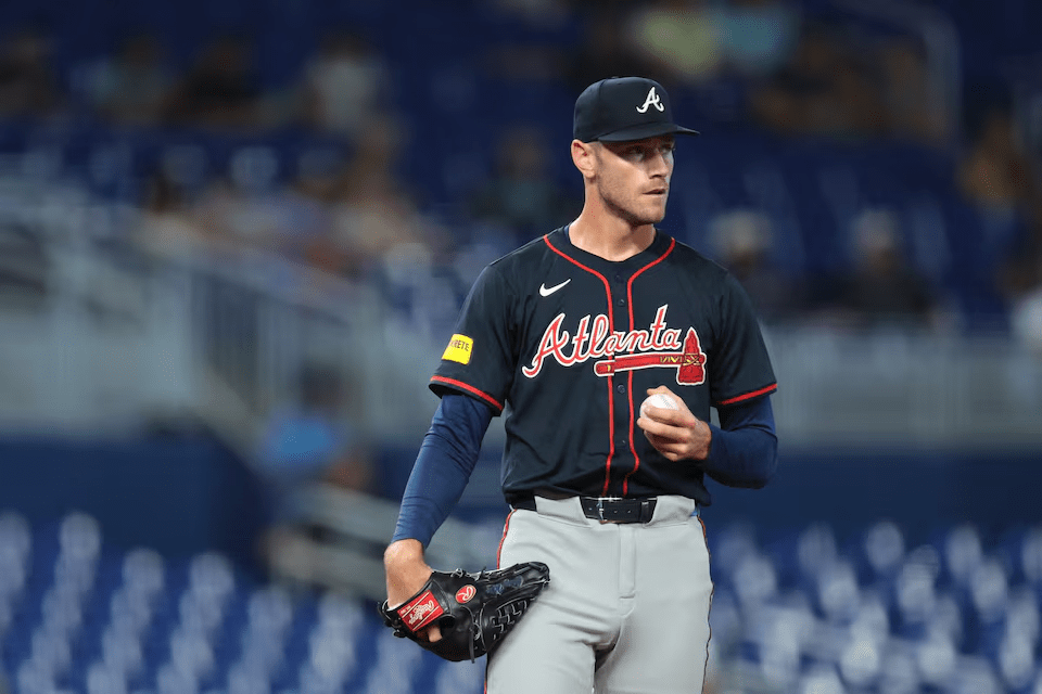 Ozzie Albies hits a home run for the Braves against the Marlins