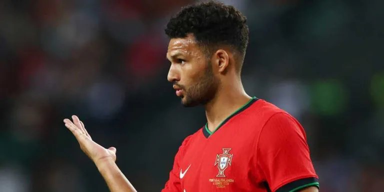 mixcollage-22-jun-2024-10-13-pm-6418