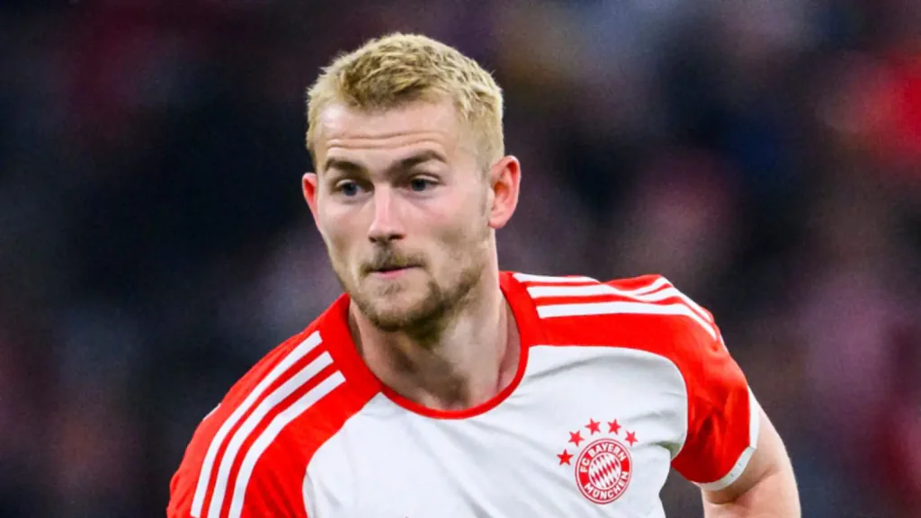 Manchester United’s Matthijs de Ligt looks frustrated during a Premier League match after blaming players for poor performances under Ruben Amorim