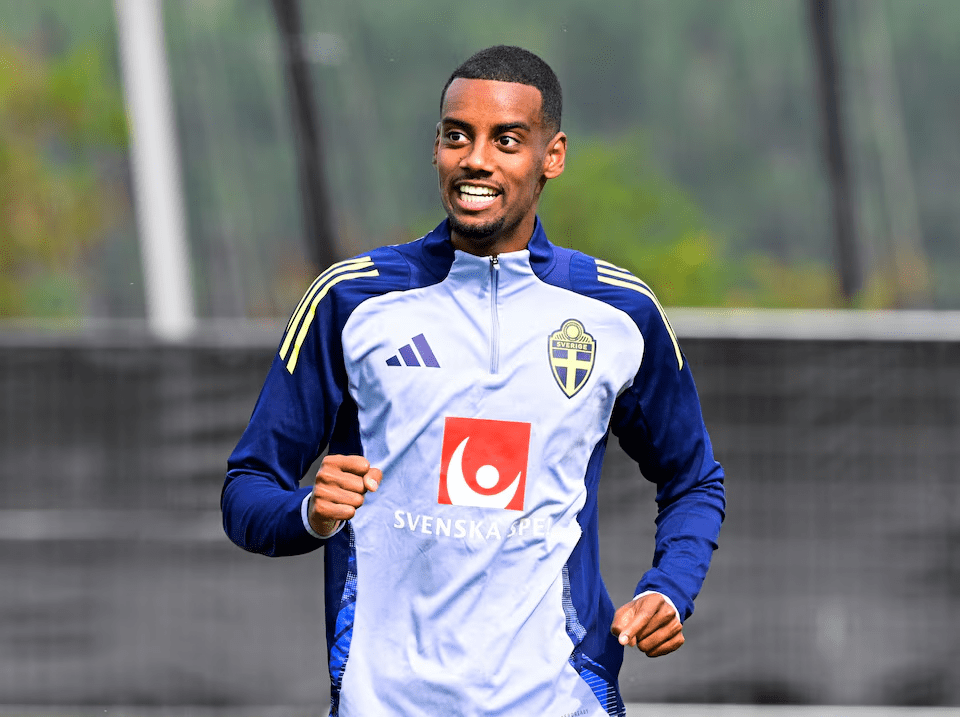 Hugo Ekitike welcomes Isak competition at Liverpool training