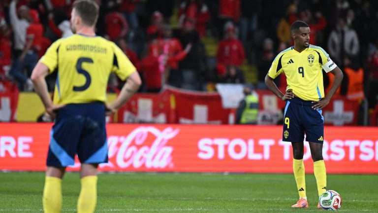 World Cup qualifying: Isak and Gyokeres silenced as Sweden’s hopes begin to fade