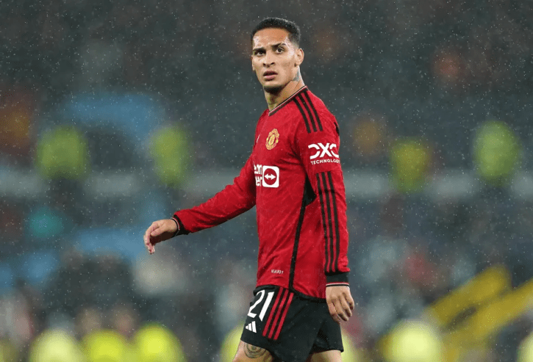 Antony Claims He Was Treated with Disrespect During Manchester United Exile