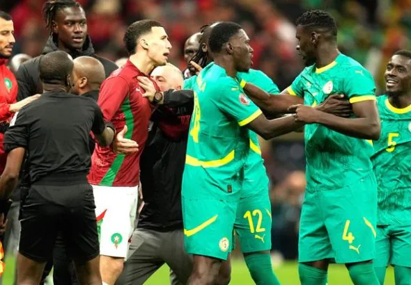 17737875854116929546373800201940