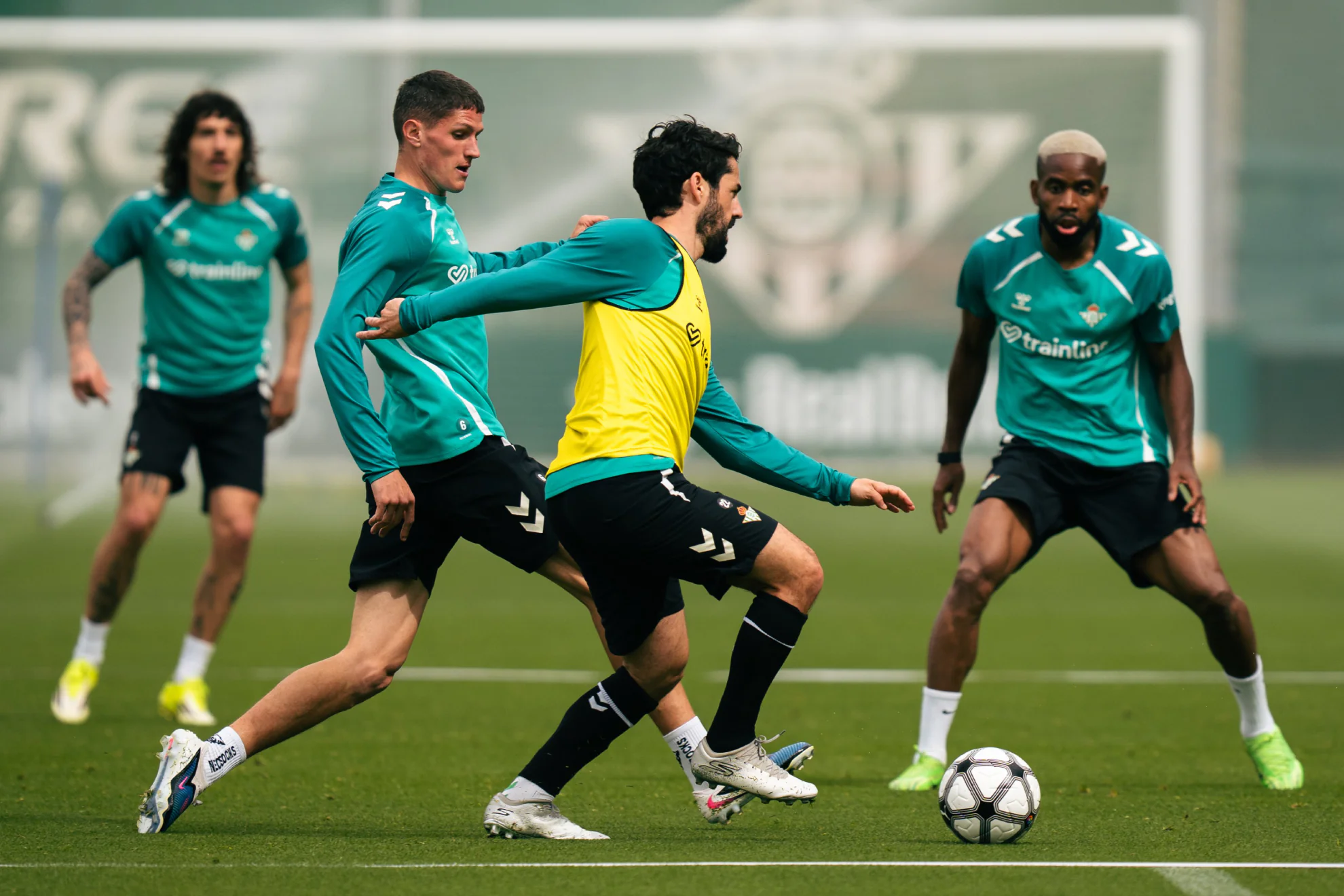 Isco sigue aumentando la carga y Bakambu regresa al grupo