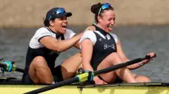 Oxford dominate to win Women’s Boat Race