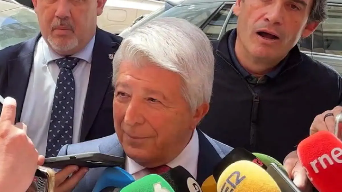 Cerezo: “Julián Álvarez tiene contrato y yo decidiré cuándo se tiene que ir”