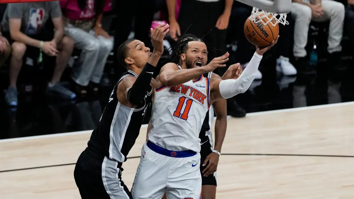 Los Knicks golpean primero a un inocente Wembanyama