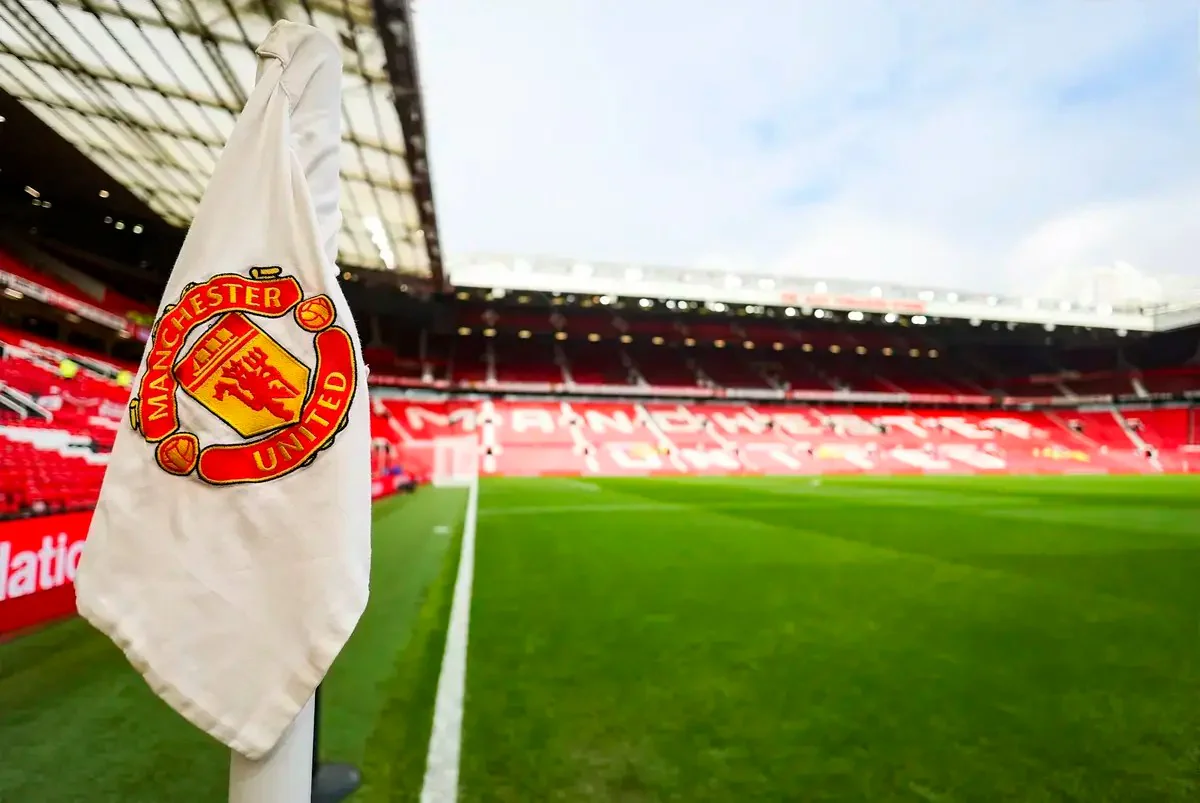 Manchester United officially announce signing of 15 players