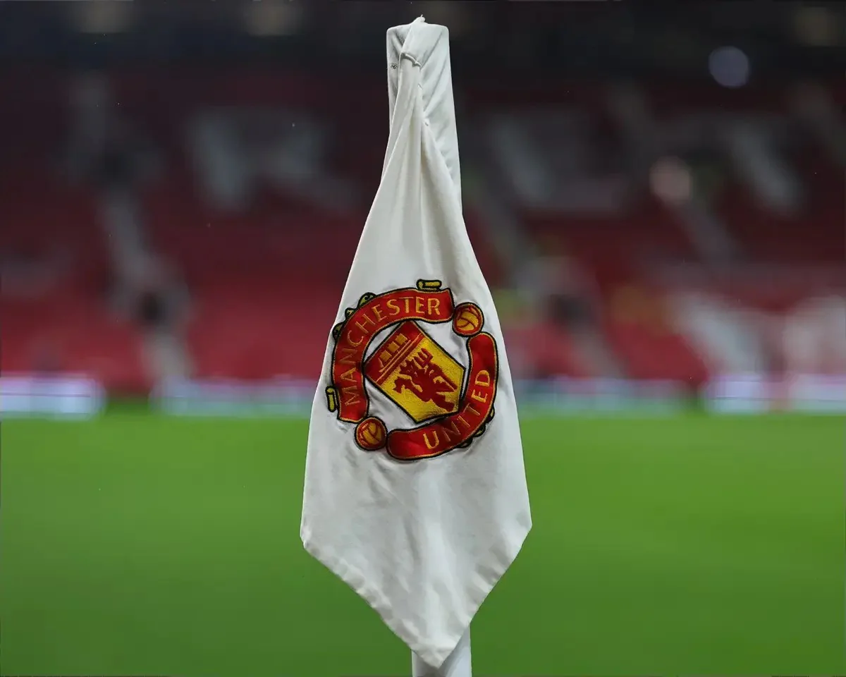 Manchester United midfielder secretly rejoins former club